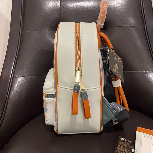 SOLD - Snow White Loungefly w/ Matching Cardholder NWT - Picture 7 of 8